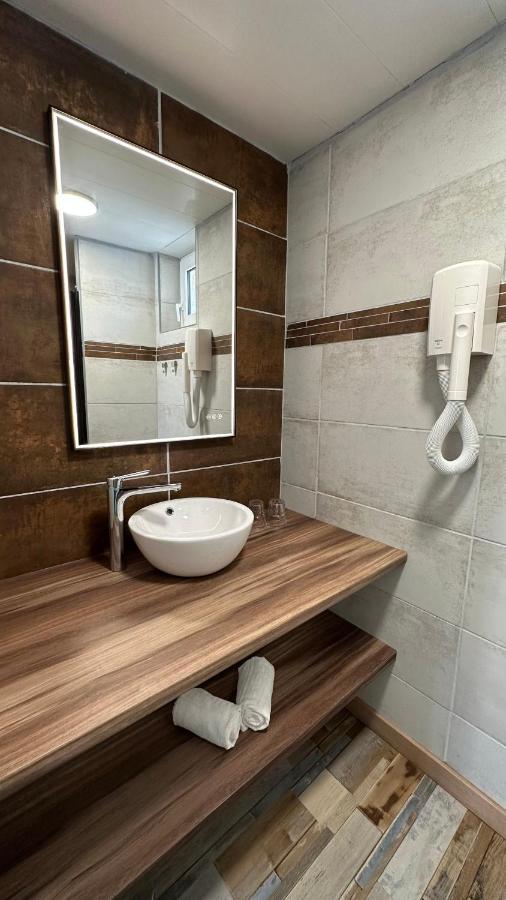 Logis Hotel Restaurant Bellevue Saint-Martin-dʼArdèche Dış mekan fotoğraf